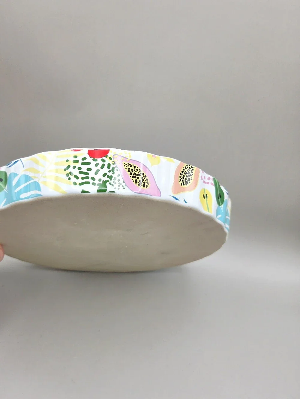 White Ceramic Pie Plate with Colorful Tropical Fruit on Outside Rim, NWOT